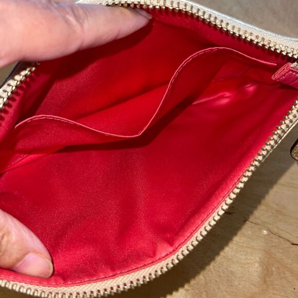 Coach‎ Leather Wristlet Metallic Gold Triple Zippy Pocket - Picture 5 of 9